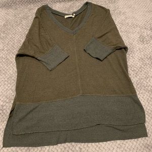 Green half sleeved top